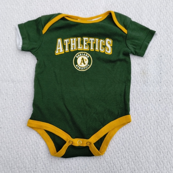 Oakland Athletics Green and Yellow Baby One Piece Bodysuit Size 12 Months Logo - Picture 1 of 6